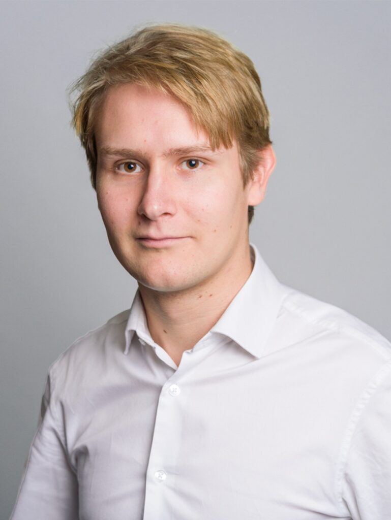 Vincent Bisbarre, Associate Director, Paris